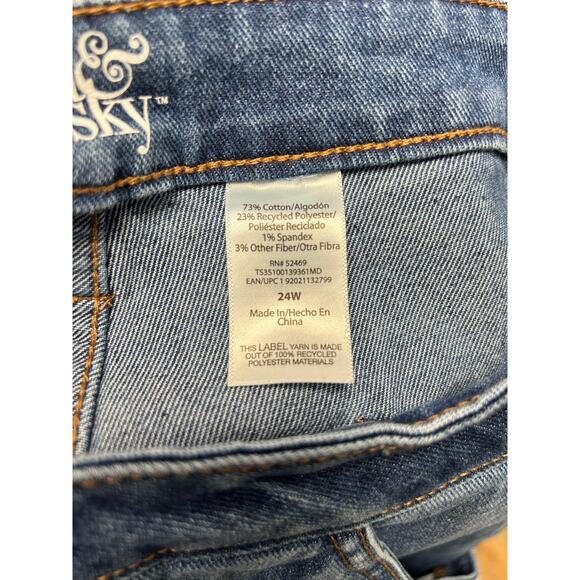 Woman's High Rise Straight Legged Cargo Jeans - Size 24W Plus Size Denim - Picture 9 of 11